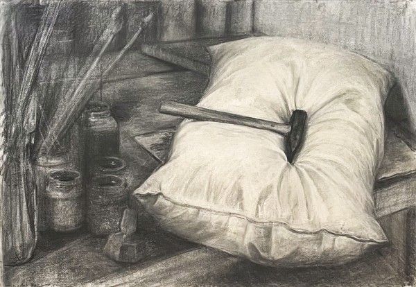 פטיש על כרית, 1999