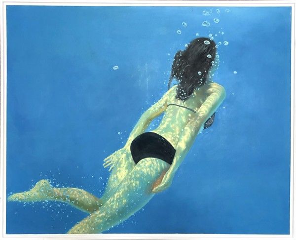 נערה שוחה, 2015